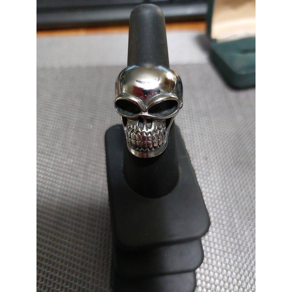 Stainless steel skull ring  sz 10